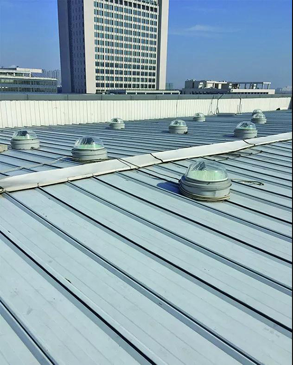 索樂圖導光管采光系統