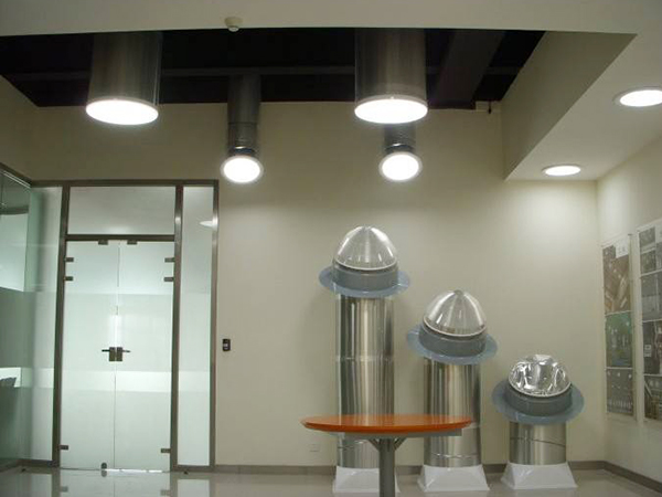 索樂圖導光管顯色