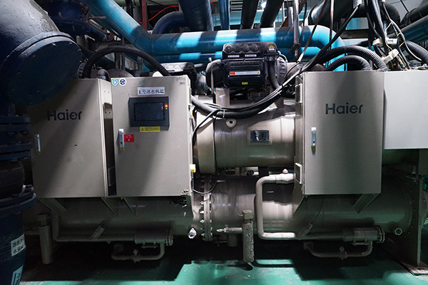 中央空調(diào)節(jié)能改造機(jī)房